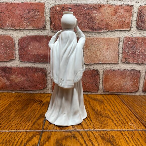 Avon Woman With Water Jug Nativity Collectible Porcelain Figurine - Picture 2 of 2